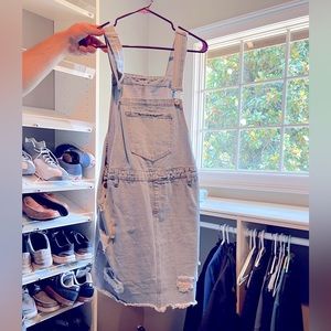 Over all maternity dress M